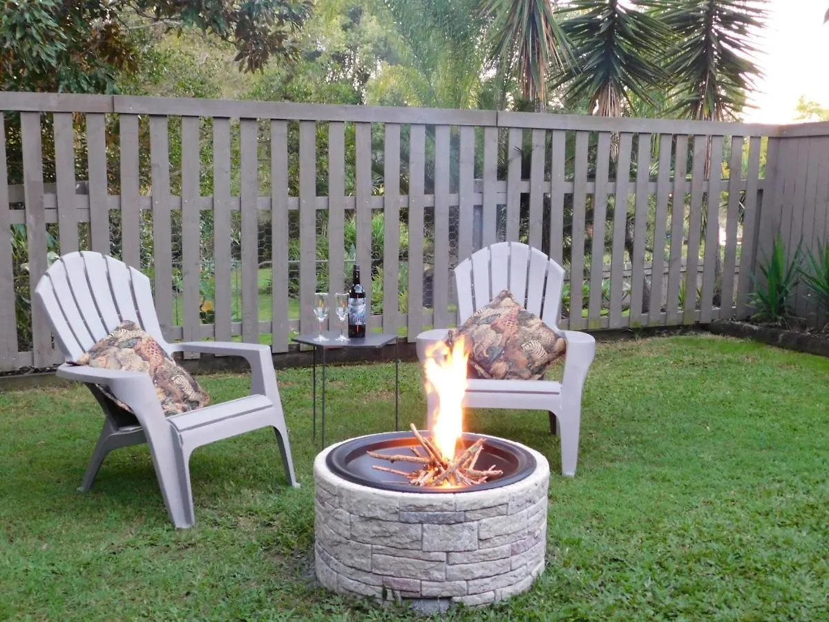 Riverbend Cottage Cabin - Little Heaven Holiday home Nambour